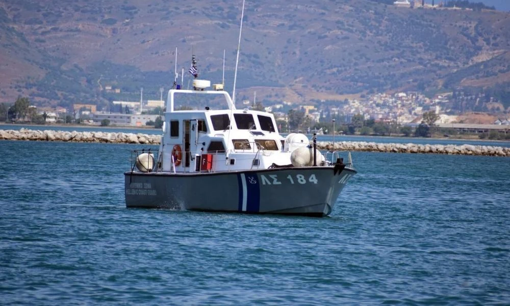 Eντοπίστηκαν 24 μετανάστες σε βραχονησίδα της Λέρου